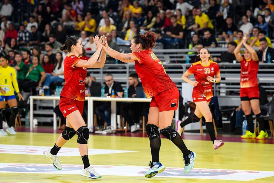 Naționala feminină de handbal a României a învins clar reprezentativa Italiei, în deplasare, scor 30-21 Naționala feminină de handbal a României a învins clar reprezentativa Italiei, în deplasare, scor 30-21
