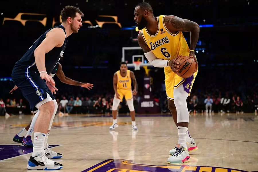 Luka Doncic e LeBron James vão ser algumas das estrelas em ação no dia de Natal