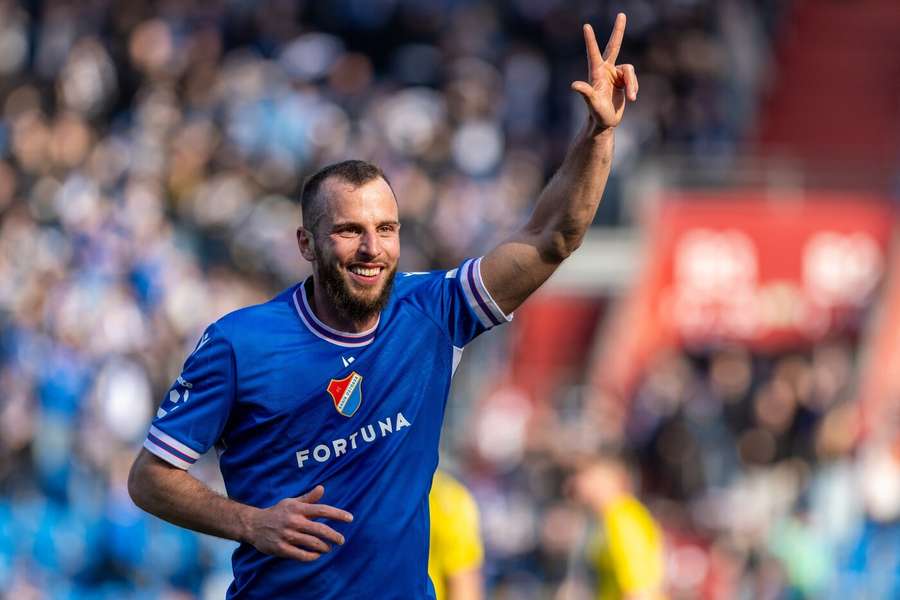 Václav Jurečka slaví třetí gól do sítě Zlína.