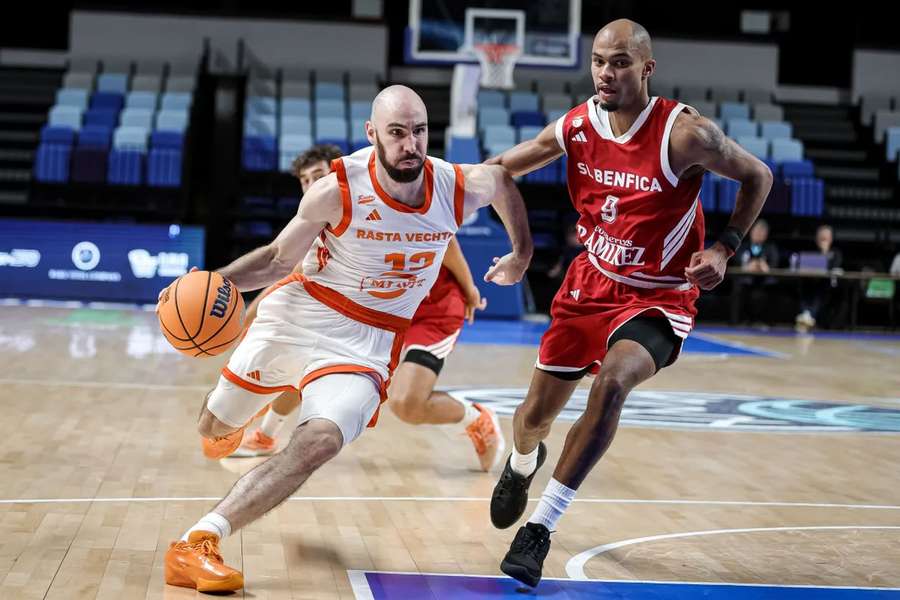 Vechta ultrapassou o Benfica Vechta ultrapassou o Benfica