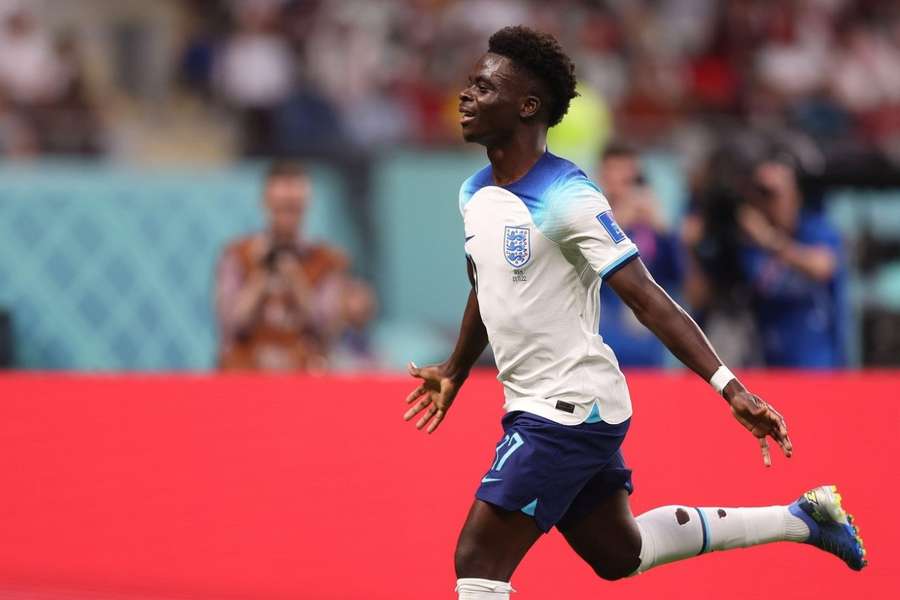 Bukayo Saka tijdens de wedstrijd Engeland-Iran op het WK