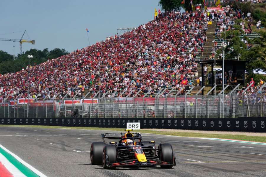 Yuki Tsunoda pe circuitul de la Imola