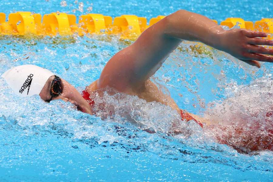 China's Li Bingjie breaks short course 400m freestyle world record