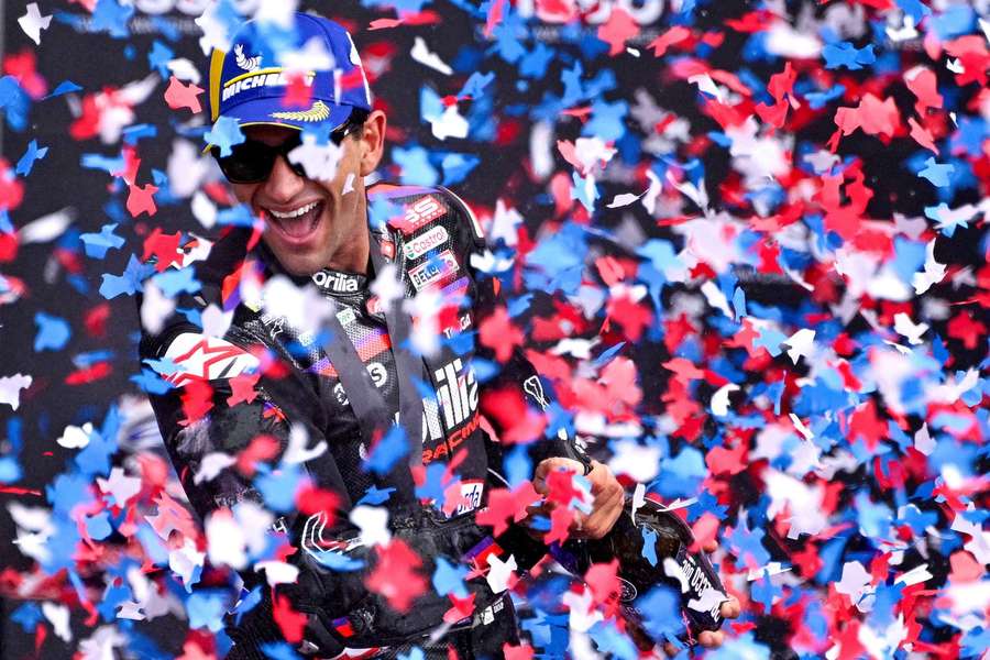 Jorge Martín au milieu des confettis Jorge Martín au milieu des confettis
