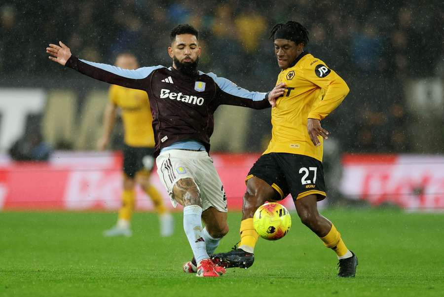 Douglas Luiz ao serviço do Aston Villa Douglas Luiz ao serviço do Aston Villa