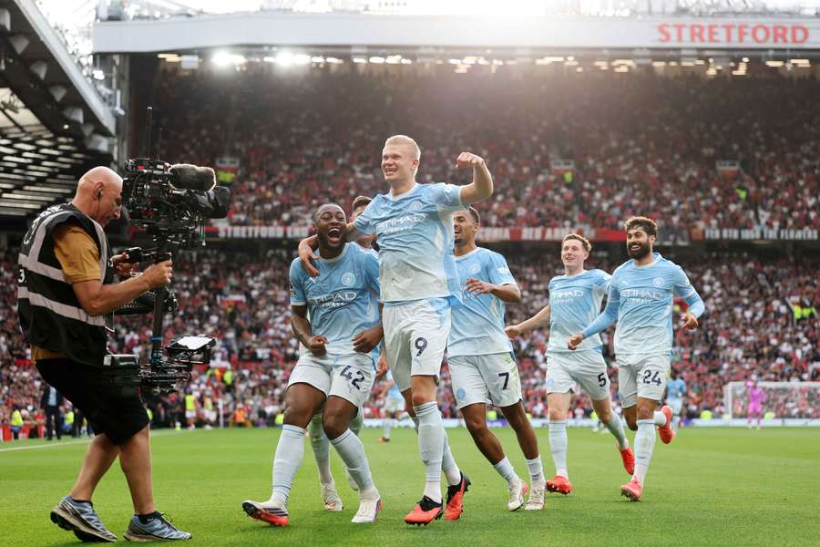 Manchester City uciekł przeznaczeniu i zdobył Old Trafford grając w dziesiątkę Manchester City uciekł przeznaczeniu i zdobył Old Trafford grając w dziesiątkę