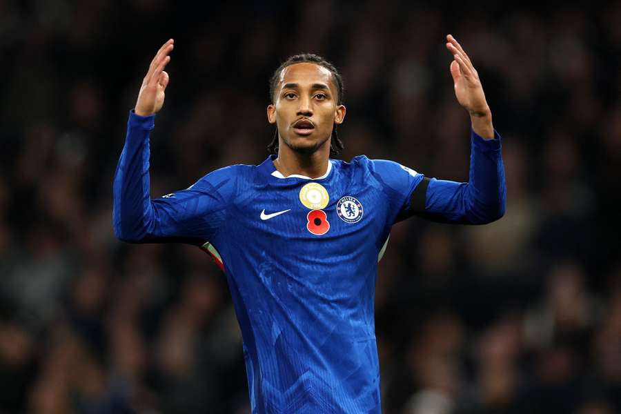 João Pedro sacramentou a vitória do Chelsea dentro do Tottenham Hotspur Stadium