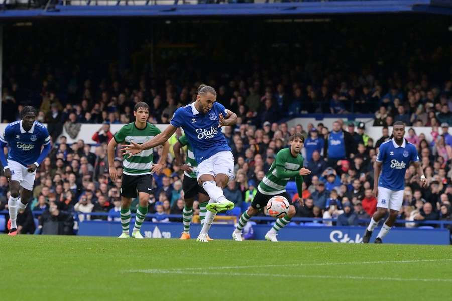 Calvert-Lewin fez assim o único golo da partida