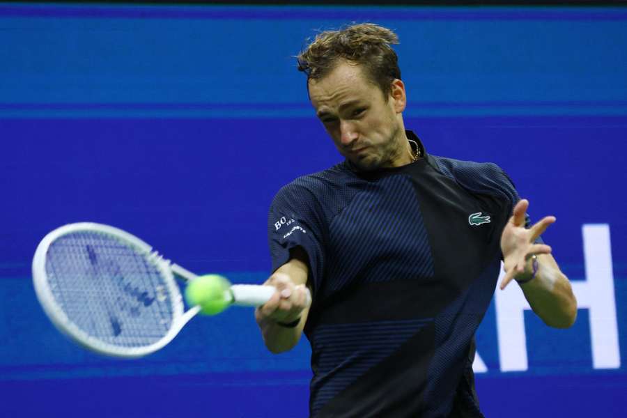 Medvedev to take on Kyrgios in mouthwatering fourth round clash