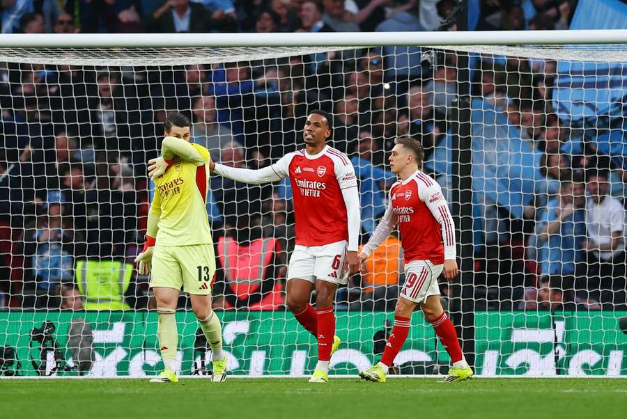 Ex-Man City keeper Hart: Do NOT feel sorry for Kepa
