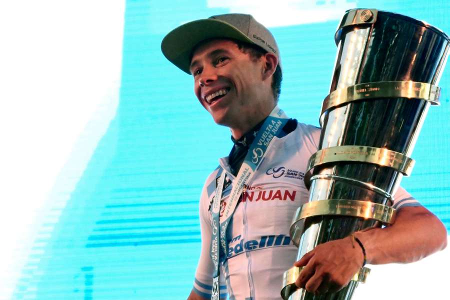 Supermán López, tras ganar la Vuelta a San Juan