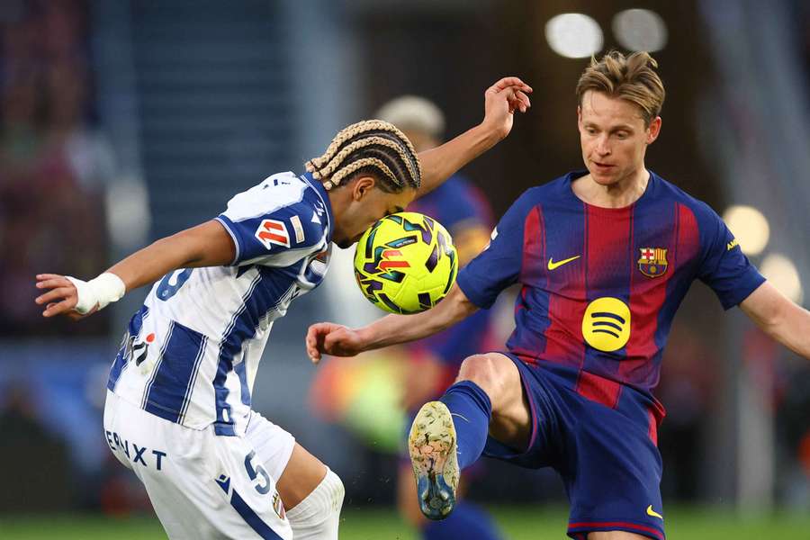 De nuevo problemas en el centro del campo: Frenkie de Jong se lesiona De nuevo problemas en el centro del campo: Frenkie de Jong se lesiona