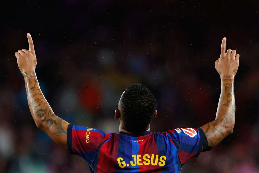 Gabriel Jesus traf ebenfalls für Barca. Gabriel Jesus traf ebenfalls für Barca.