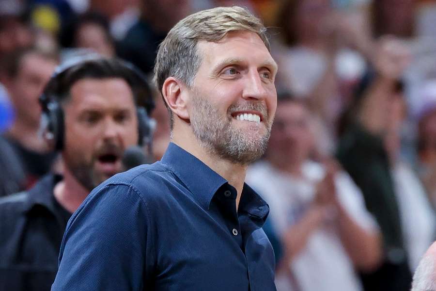 Dirk Nowitzki ist stolz auf die deutschen Damen. Dirk Nowitzki ist stolz auf die deutschen Damen.