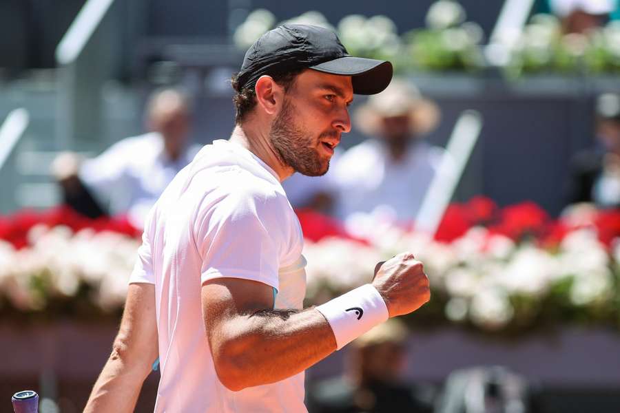 Karatsev foi feliz em Paris