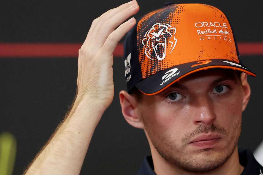 Verstappen na tlačovke. Verstappen na tlačovke.