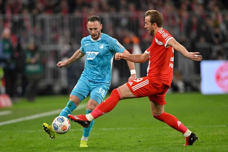 Vladimír Coufal i Harry Kane byli uplynulé sezoně členy ideální jedenáctky Bundesligy. Vladimír Coufal i Harry Kane byli uplynulé sezoně členy ideální jedenáctky Bundesligy.