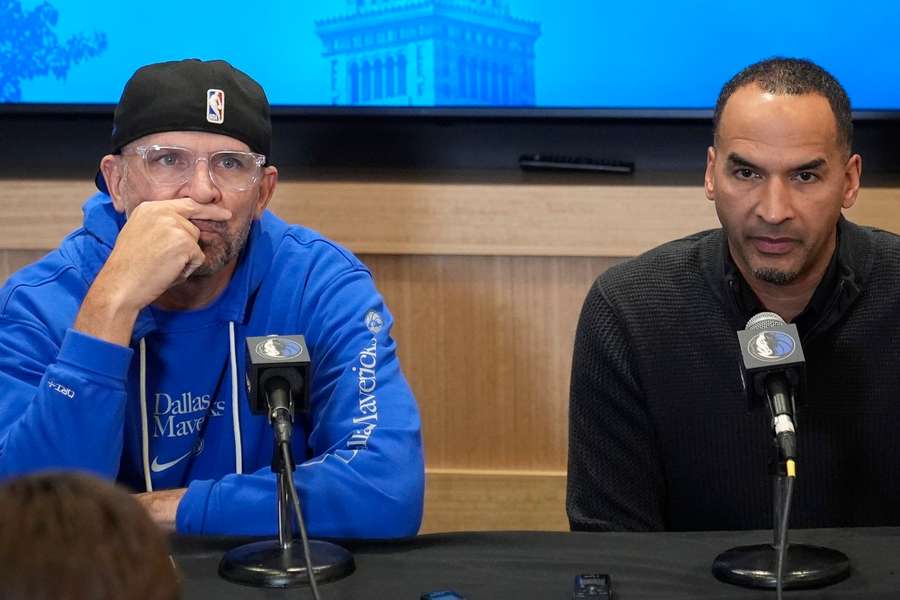 Dallas Mavericks General Manager (R) Nico Harrison alongside head coach Jason Kidd