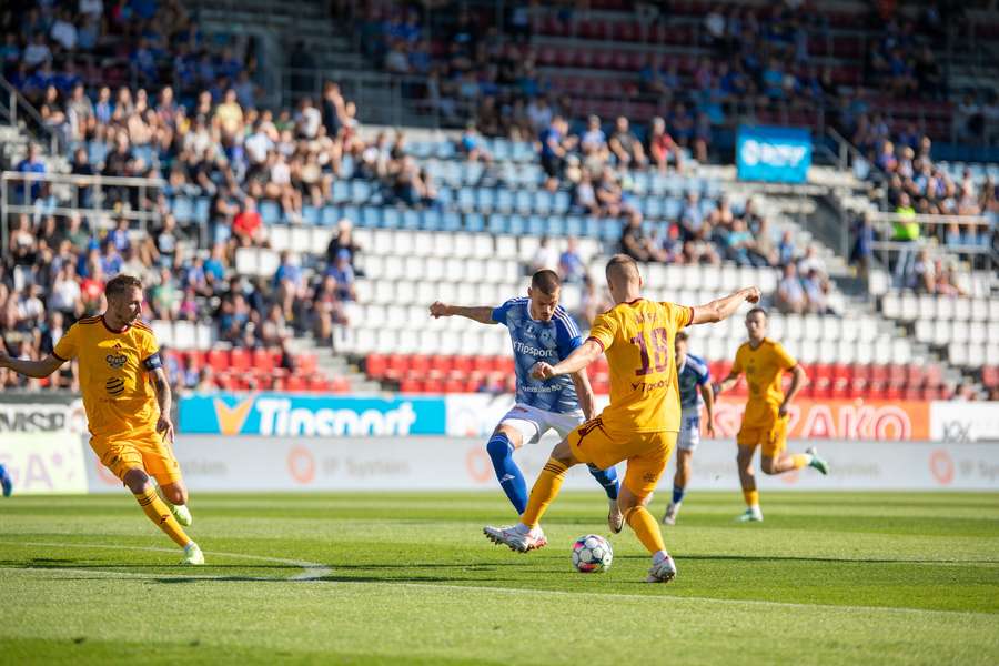 Sparta vyhrála v Budějovicích. Kliment nastřílel už devět gólů, dvěma pomohl porazit Duklu, Liberec ztratil body s Bohemians