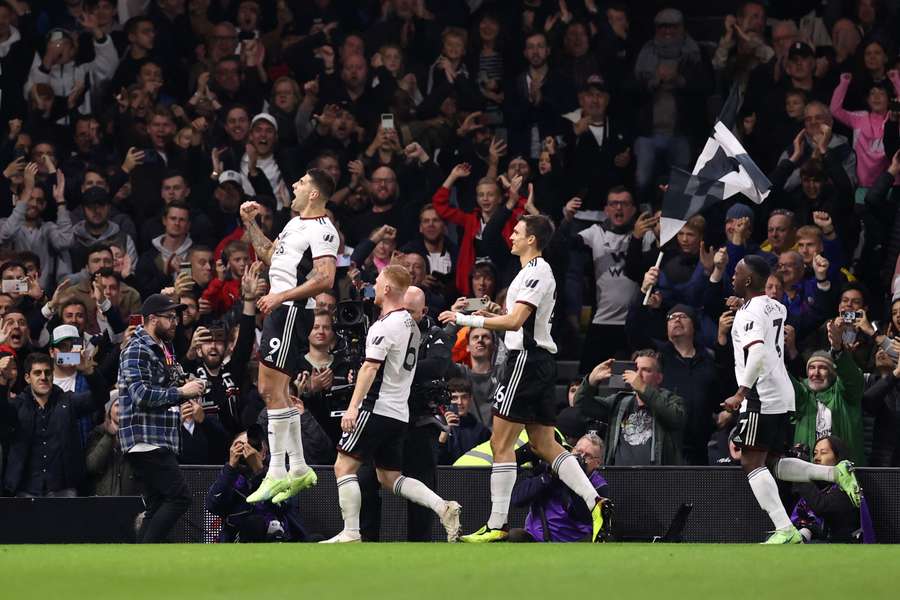 Fulham se posunul na deváté místo.