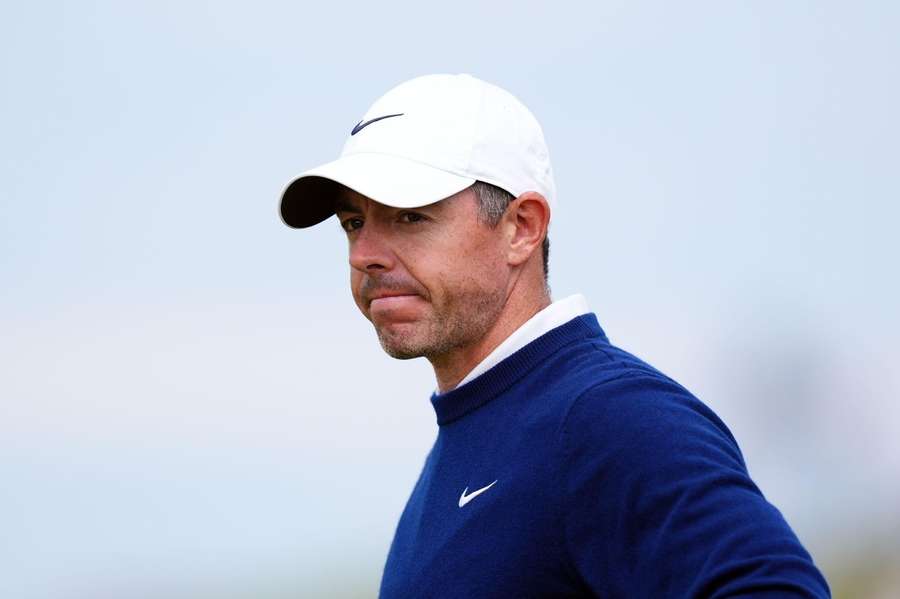 McIlroy five back as Harman leads British Open
