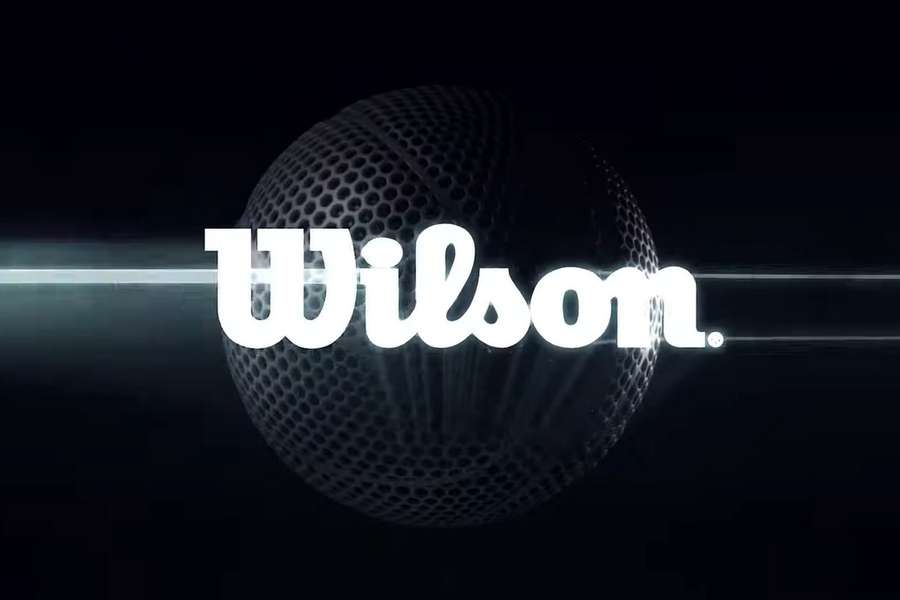 Le logo de Wilson habillé de la airless ball.
