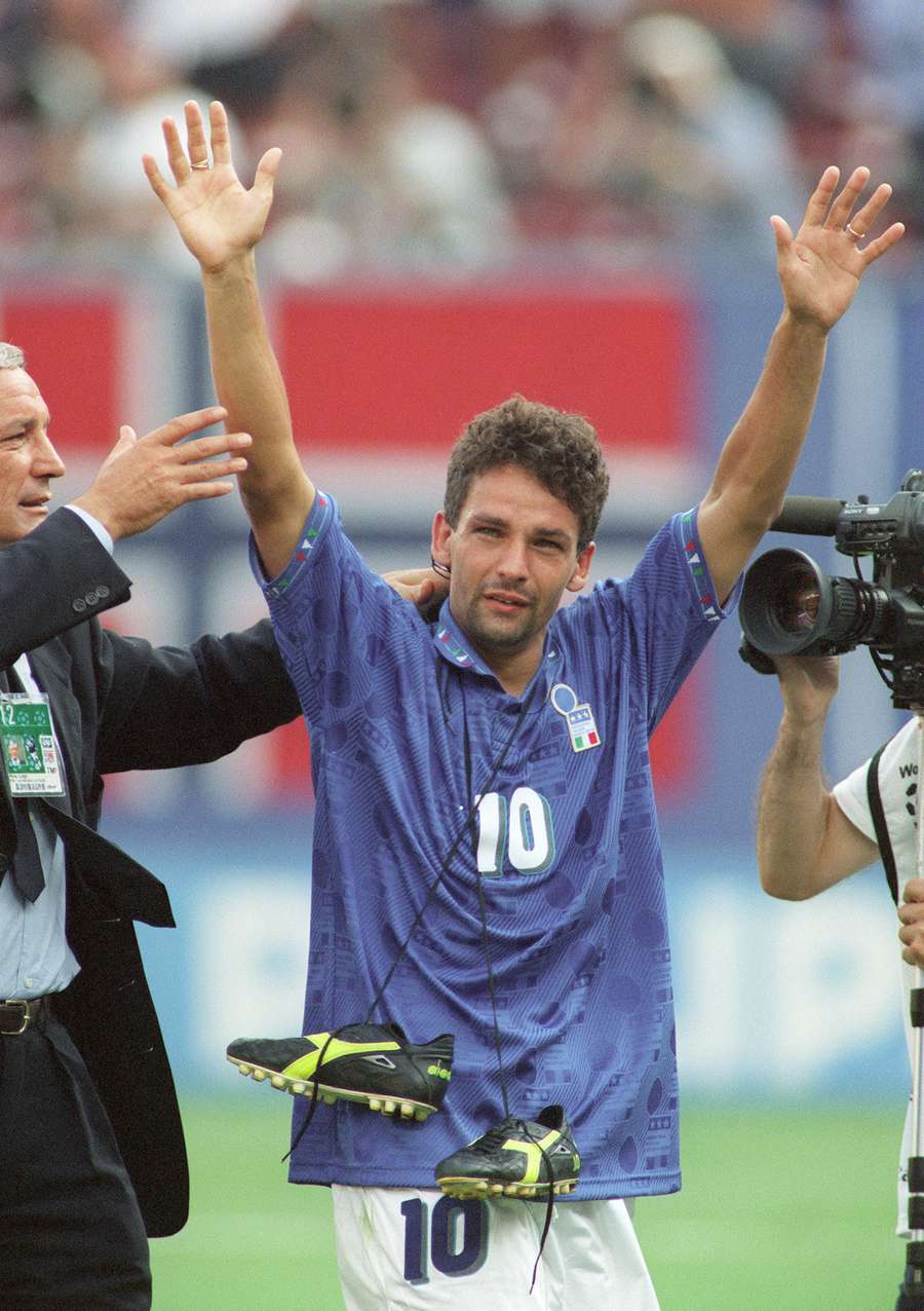 Italy's Roberto Baggio greets the fans after the semifinal of the 1994 FIFA World Cup