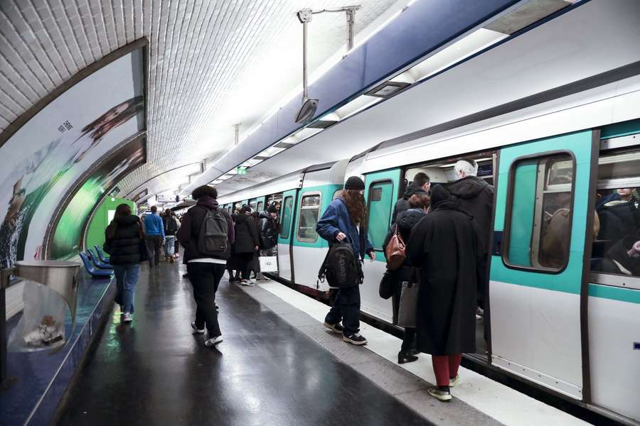 Os preços do metro de Paris vão duplicar durante os Jogos Olímpicos, passando para 4,30 euros