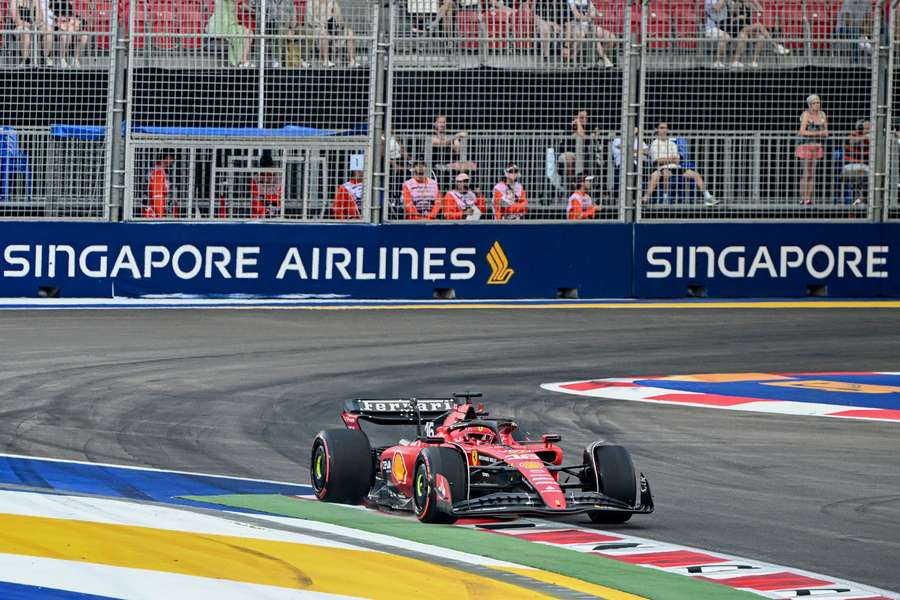 Formel 1 GP Singapur: Charles Leclerc (Ferrari) lag in 1:33,350 Minuten auf Rang eins.