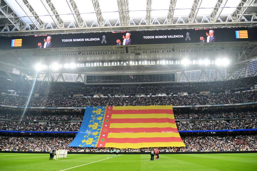 La bandera de la Comunidad Valenciana, en el Santiago Bernabéu