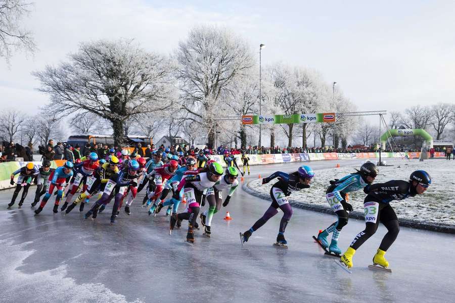 Schaatsers in Noordlaren in 2017