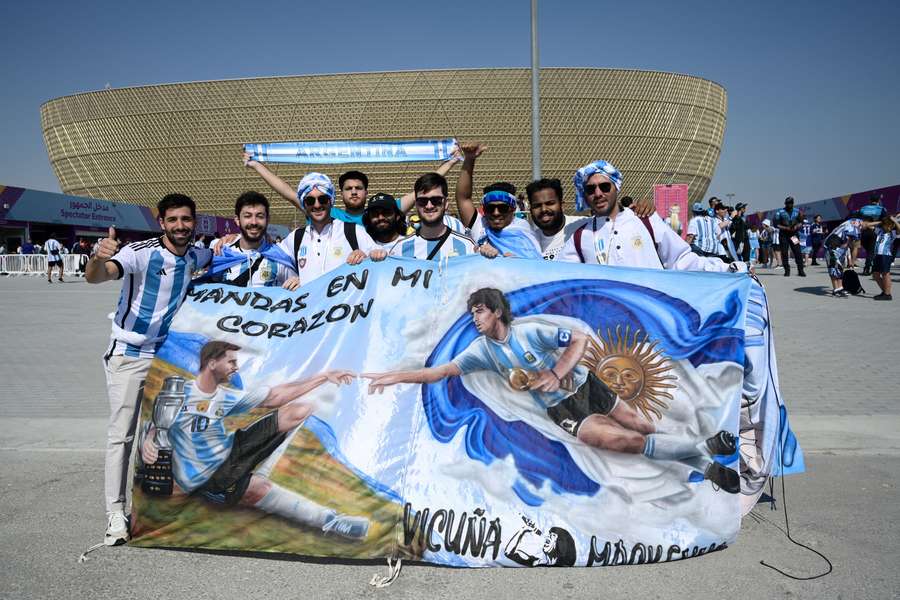 Fans at World Cup pay homage to Maradona with shirts and chants