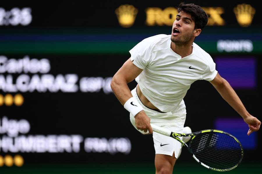 Carlos Alcaraz měl ve Wimbledonu blízko k další pětisetové bitvě.