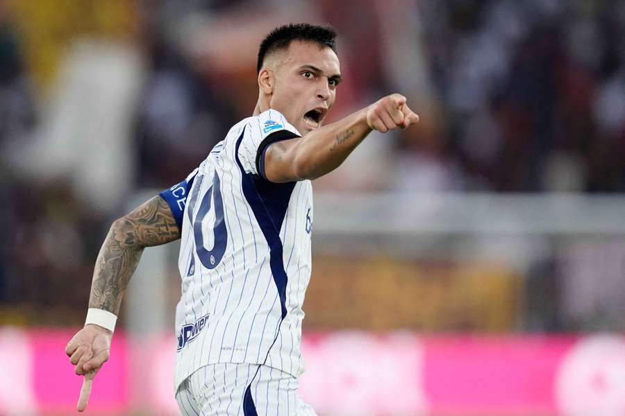 Lautaro Martinez bisou na segunda parte em Roma Lautaro Martinez bisou na segunda parte em Roma