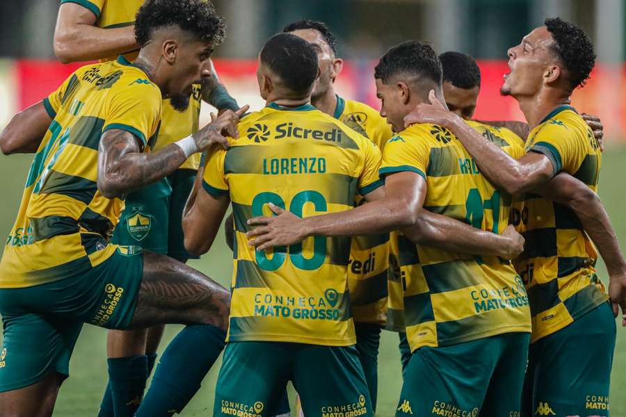 Cuiabá venceu fácil o Náutico na Arena Pantanal