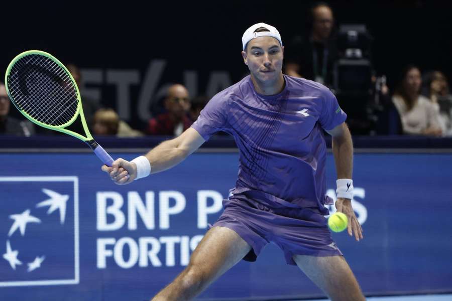 Jan-Lennard Struff gewinnt mit einer stringenten Leistung. Jan-Lennard Struff gewinnt mit einer stringenten Leistung.