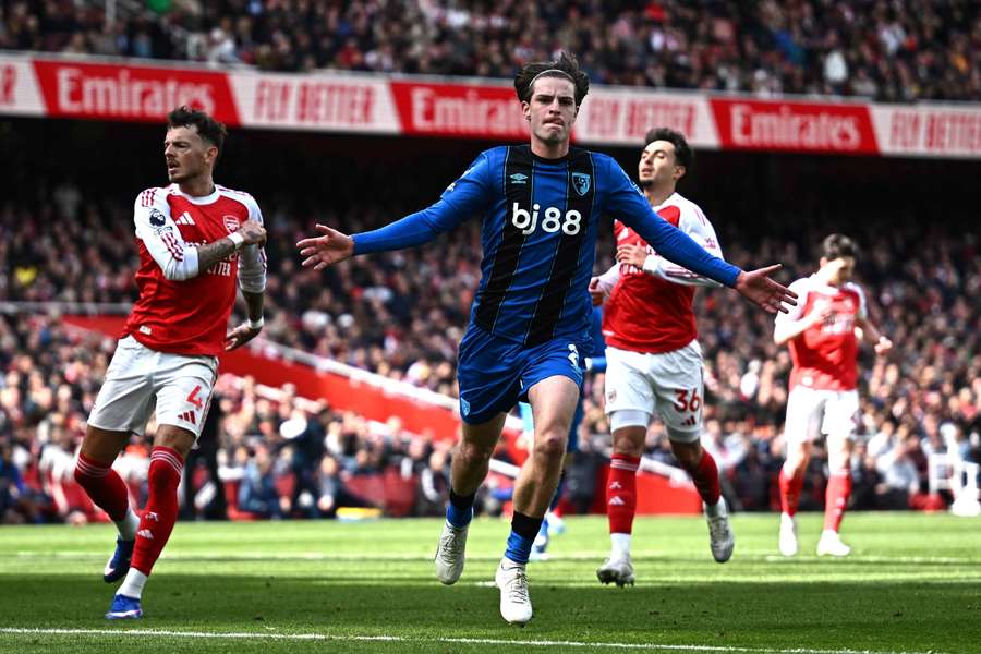 Arsenal a pierdut puncte prețioase pe teren propriu