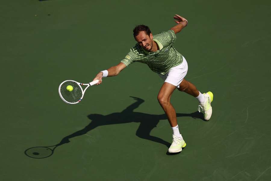 Medvedev, al treilea favorit, s-a calificat în optimi la Dubai