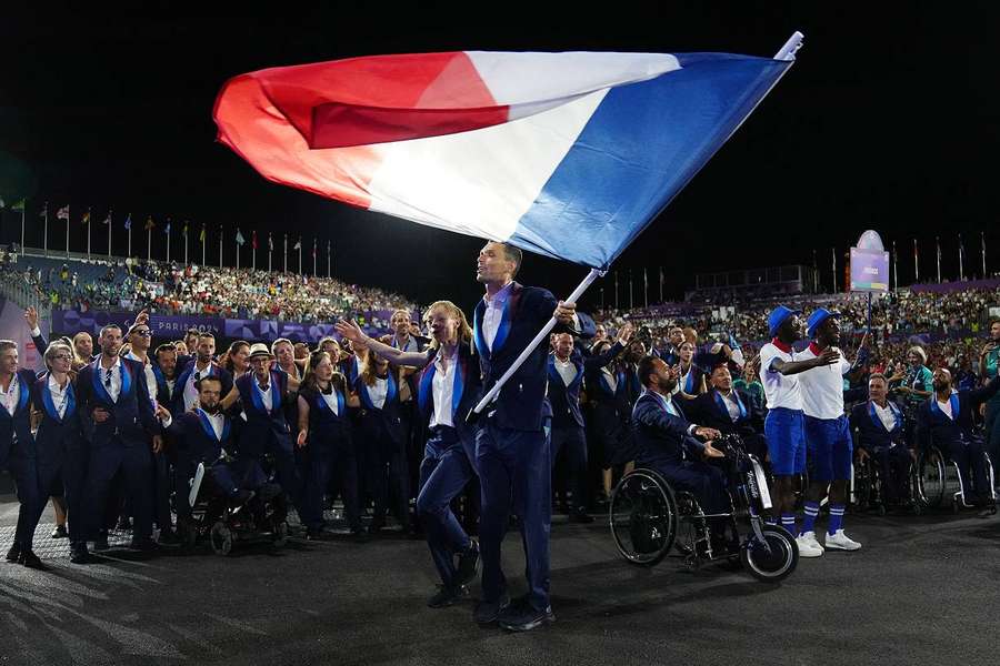 Paris ouvre ses Jeux paralympiques en prolongeant la fête