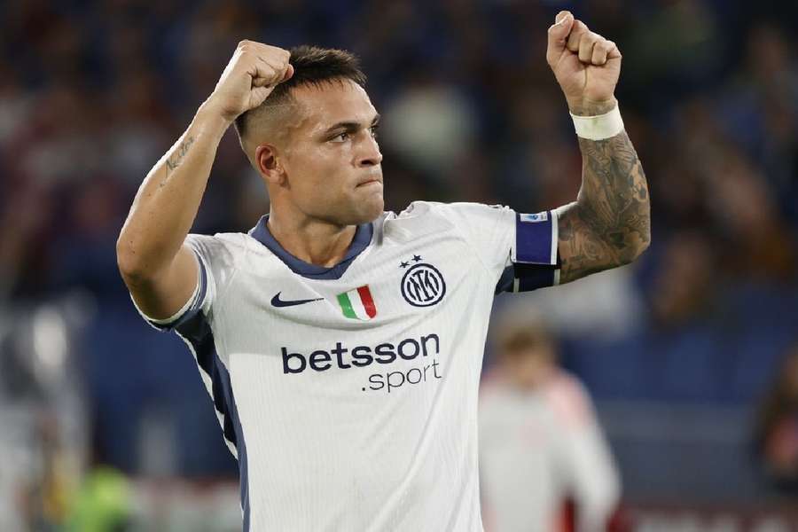 Lautaro Martínez celebra quarto gol nos últimos quatro jogos