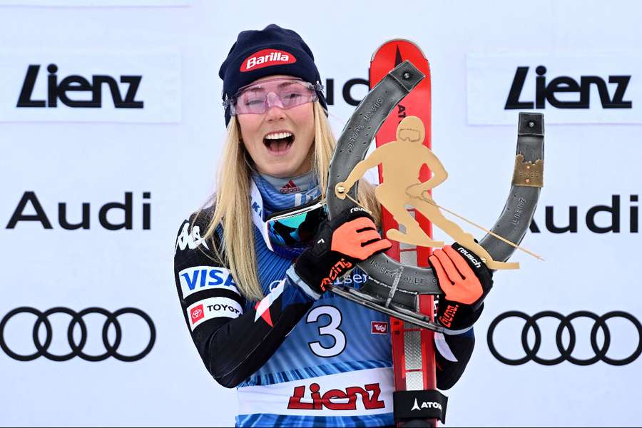 Mikaela Shiffrin extended her lead in the overall World Cup standings with a dominant performance in the giant slalom