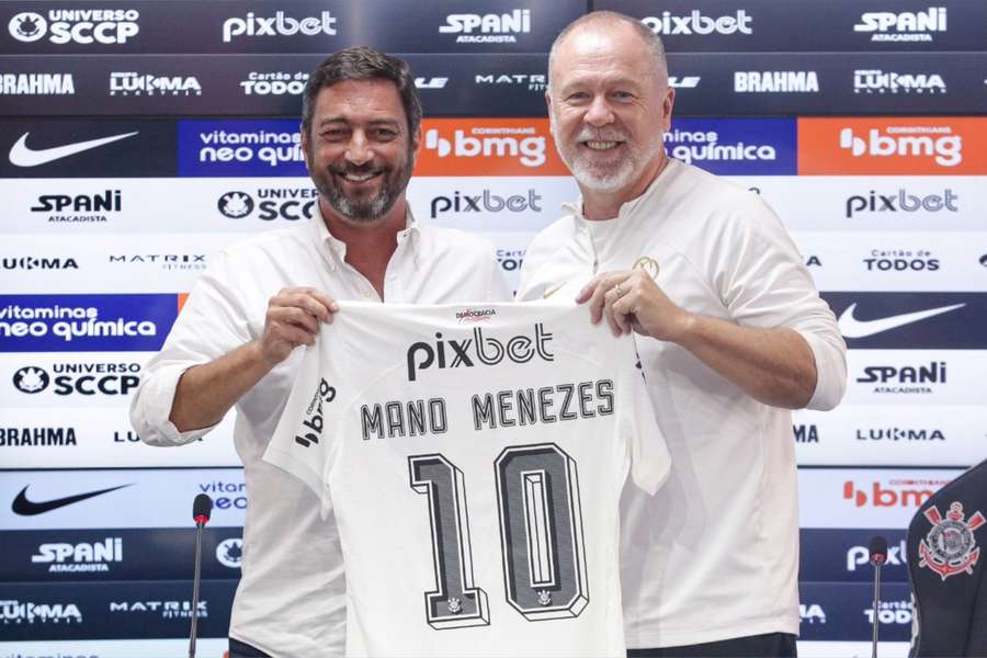 Mano Menezes assinou com o Corinthians até o fim de 2025