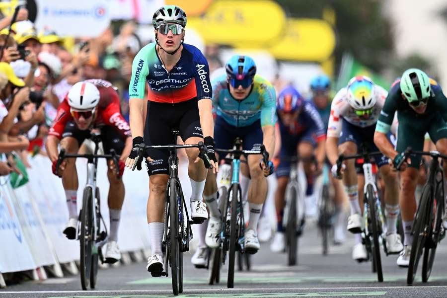 Debutantul olandez Olav Kooij a câștigat etapa a 5-a din Turul Franței Debutantul olandez Olav Kooij a câștigat etapa a 5-a din Turul Franței