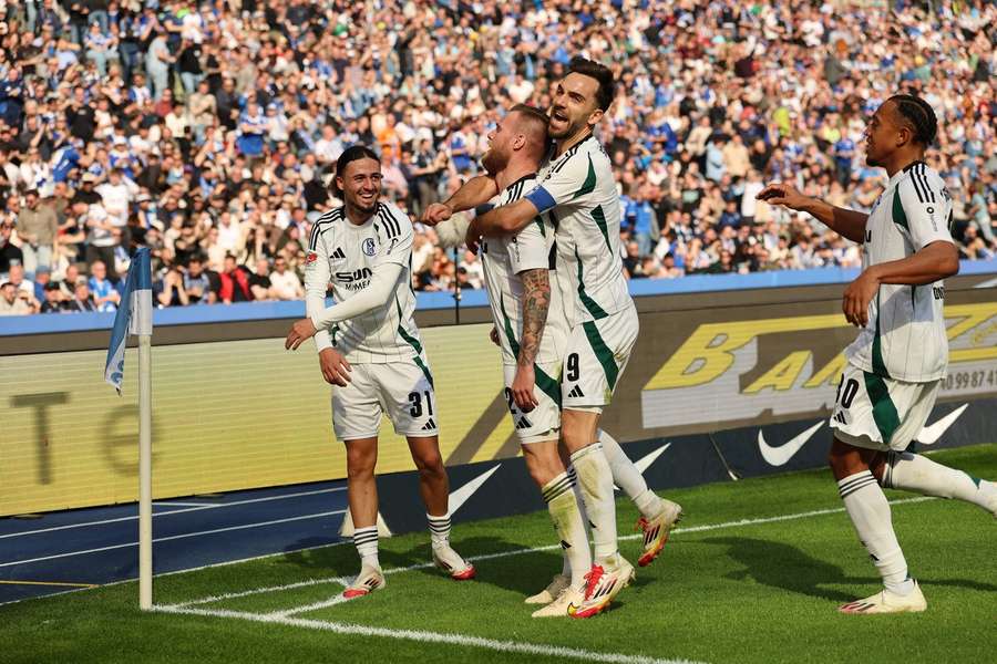 FC Schalke 04 feierte in Berlin-Westend einen wichtigen Auswärtssieg