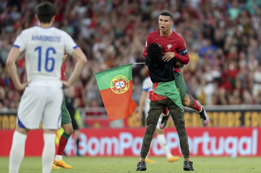 Fanúšik dal svoje city k Ronaldovi najavo takýmto spôsobom.