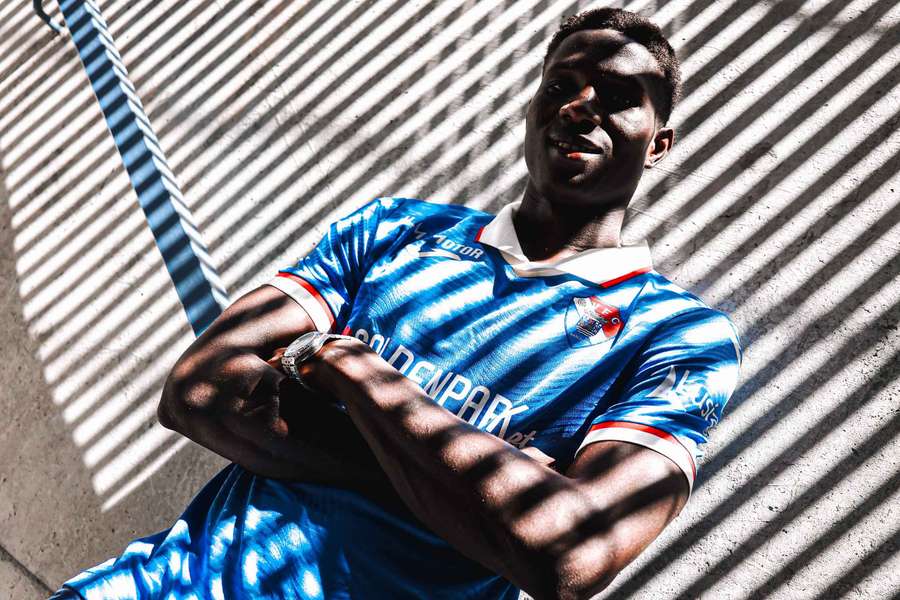 Sansi Kaba renovou até 2028 com o Gil Vicente Sansi Kaba renovou até 2028 com o Gil Vicente