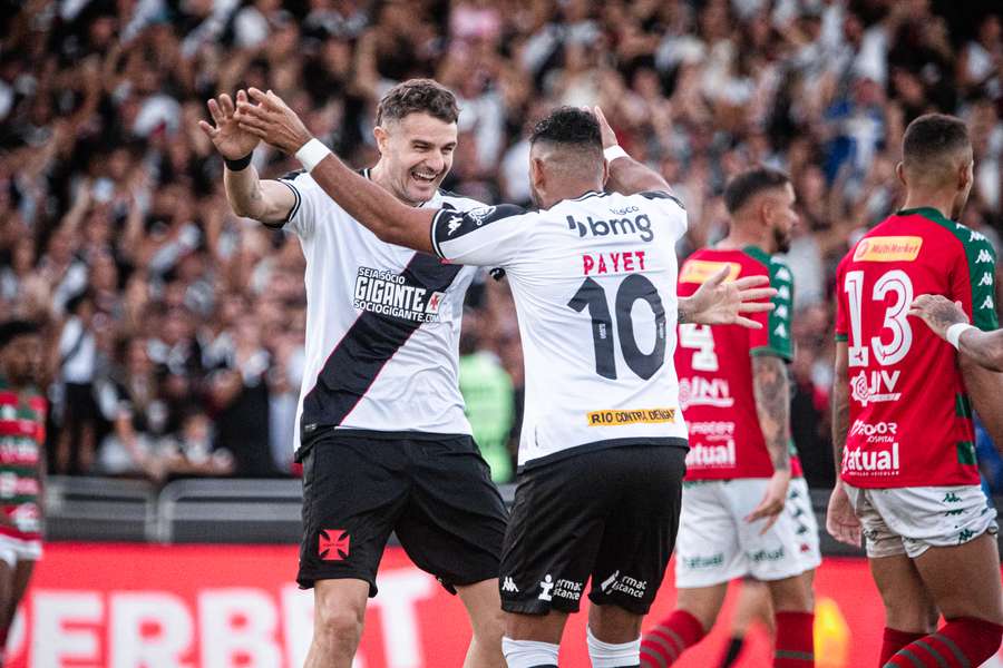 Payet e Vegetti comandam a boa fase do Vasco