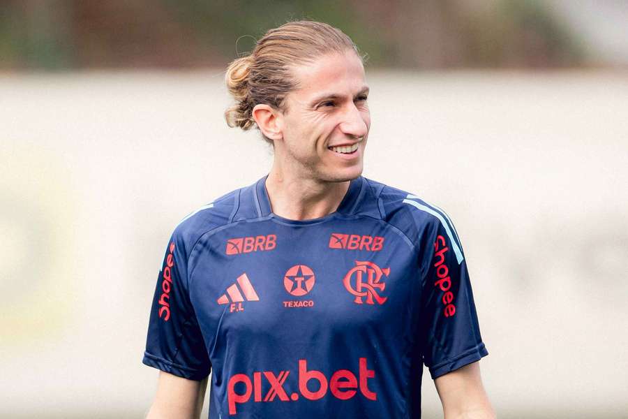 Filipe Luís tem problemas para montar time do Flamengo contra LDU