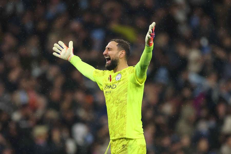 Donnaruma, guarda-redes italiano do Manchester City Donnaruma, guarda-redes italiano do Manchester City
