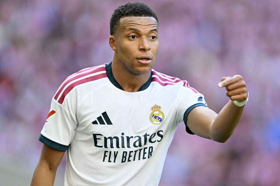 Mbappé é dúvida para duelo com a Turquia